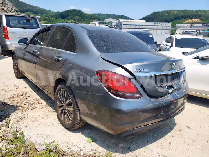 Mercedes Benz C Class 2019 — 3