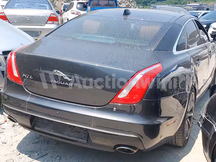 2016 Jaguar XJ 3.0D — 4