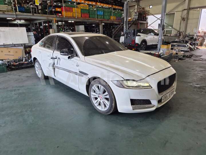 Jaguar XF X260 2018 — 3