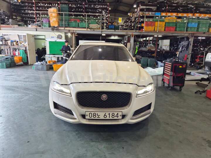 Jaguar XF X260 2018 — 4