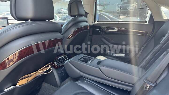 Audi A8 2011 — 5
