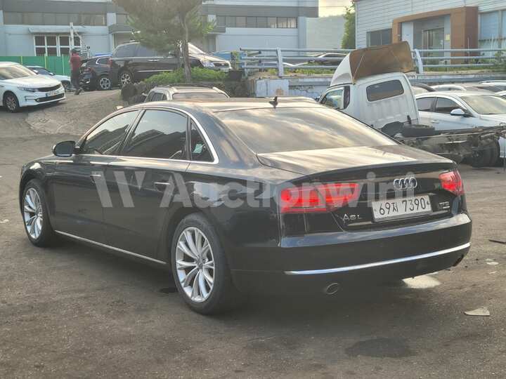 Audi A8 2012 — 4