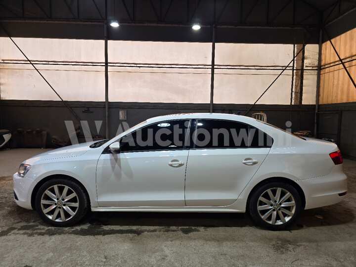 Volkswagen New Jetta 2014 — 2