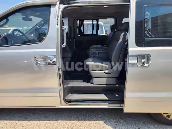 Hyundai Starex 2009 — 21