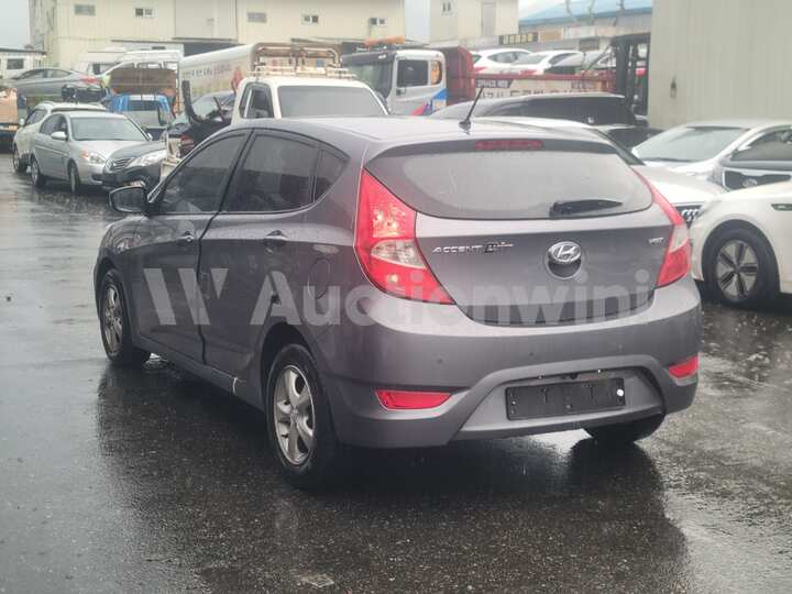 Hyundai Accent 2015 — 4