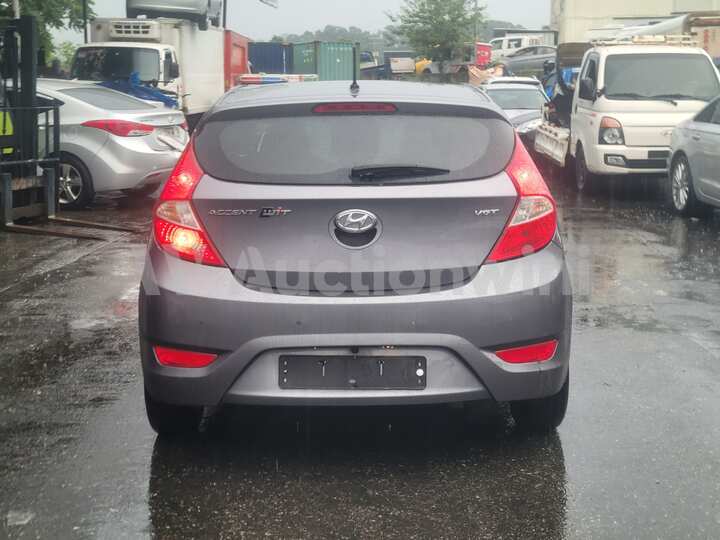 Hyundai Accent 2015 — 5