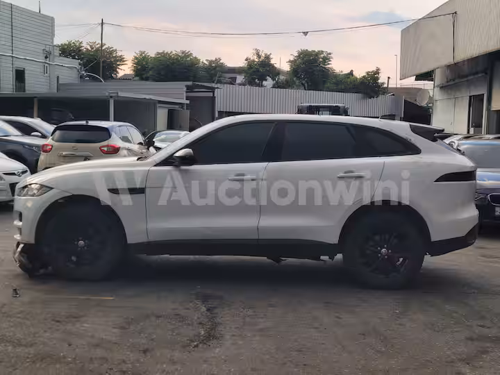 Jaguar F-pace 2017 — 3