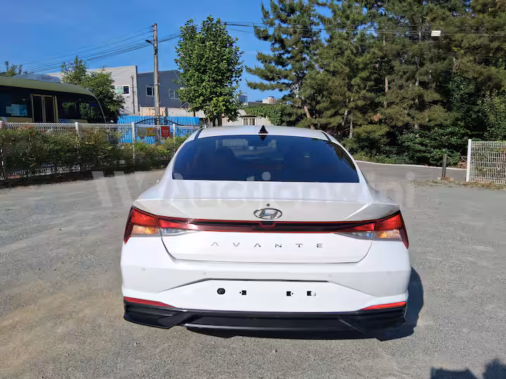 Hyundai Avante CN7 2021 — 4