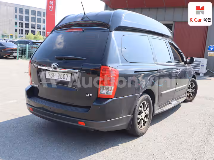 2013 Kia Carnival R — 2