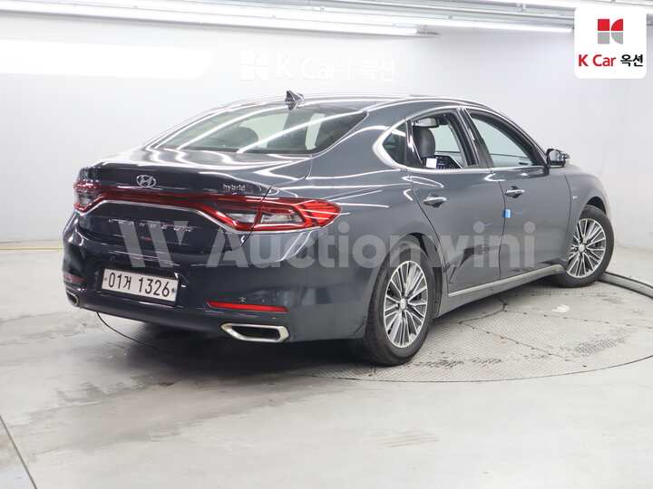 2018 Hyundai Grandeur IG Hybrid — 2