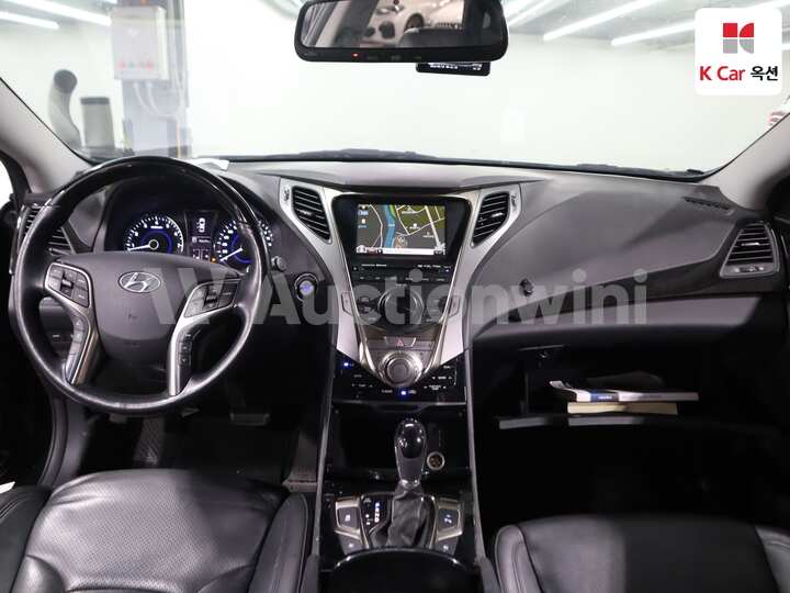 2011 Hyundai Grandeur HG — 3