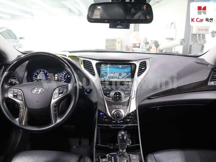 2011 Hyundai Grandeur HG — 3