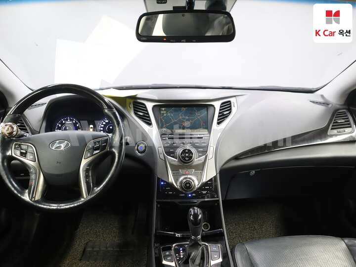 2011 Hyundai Grandeur HG — 3