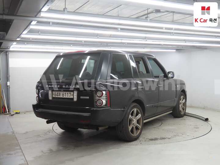2010 Land Rover Range Rover — 2