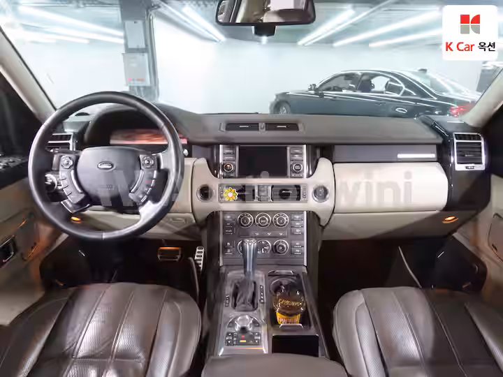 2010 Land Rover Range Rover — 3