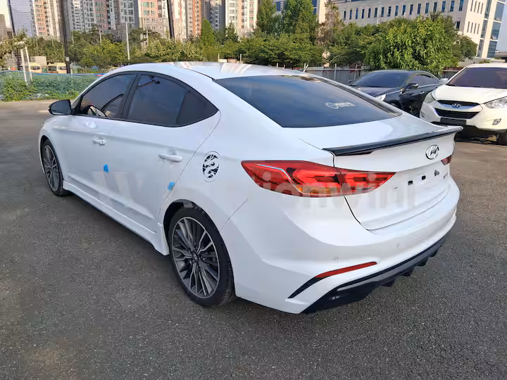 Hyundai Avante Sport 2017 — 3