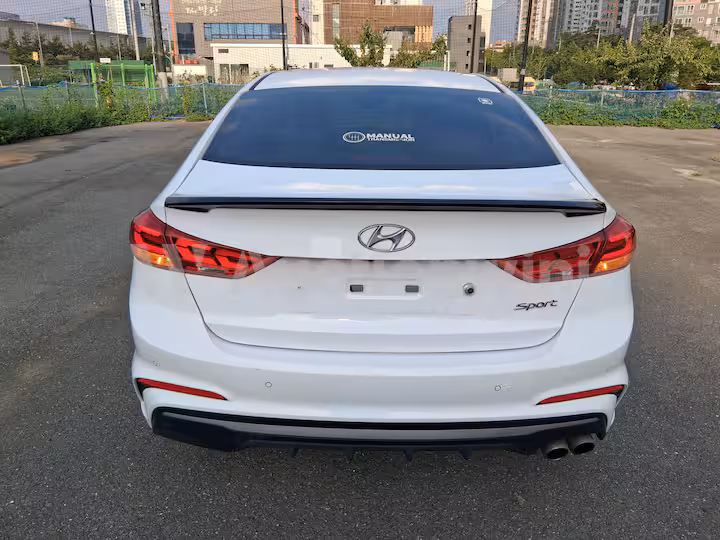 Hyundai Avante Sport 2017 — 4