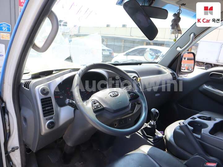 2019 Kia Bongo3 King Cab — 3
