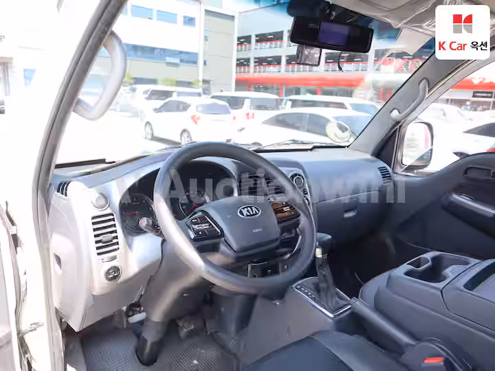 2020 Kia Bongo3 King Cab — 3