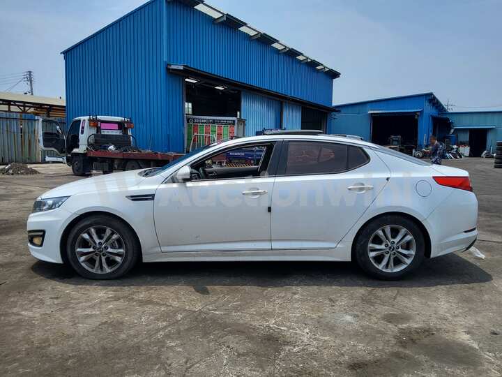 2011 Kia K5 — 3
