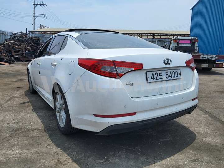 2011 Kia K5 — 4