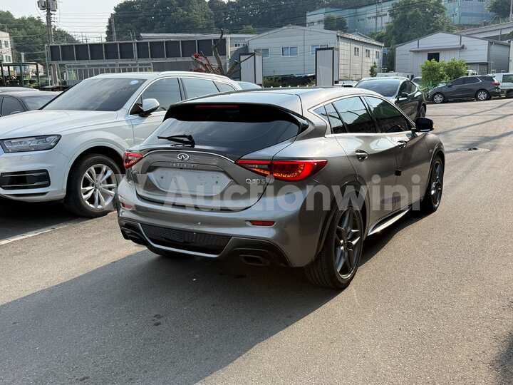 2017 Infiniti Q30 — 4