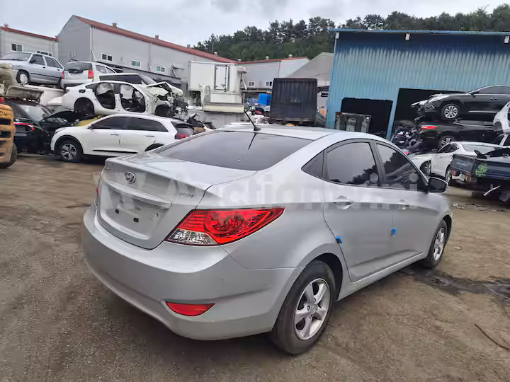 Hyundai Accent 2012 — 3