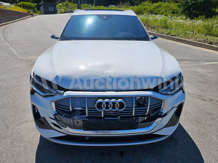 Audi e-tron 2023 — 2