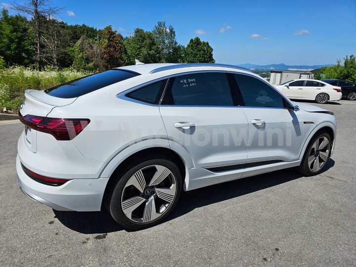 Audi e-tron 2023 — 4