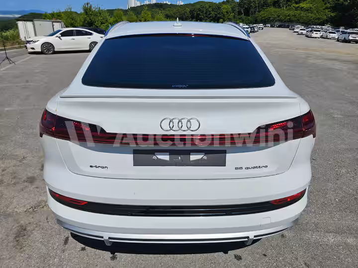 Audi e-tron 2023 — 5