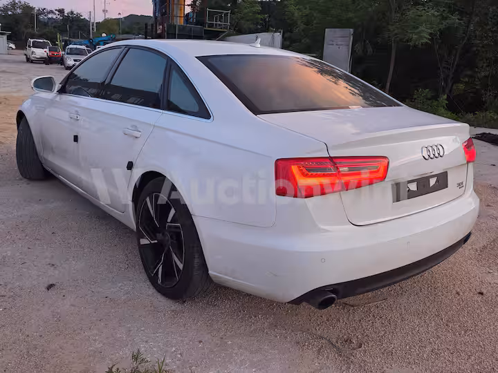 Audi A6 2012 — 5
