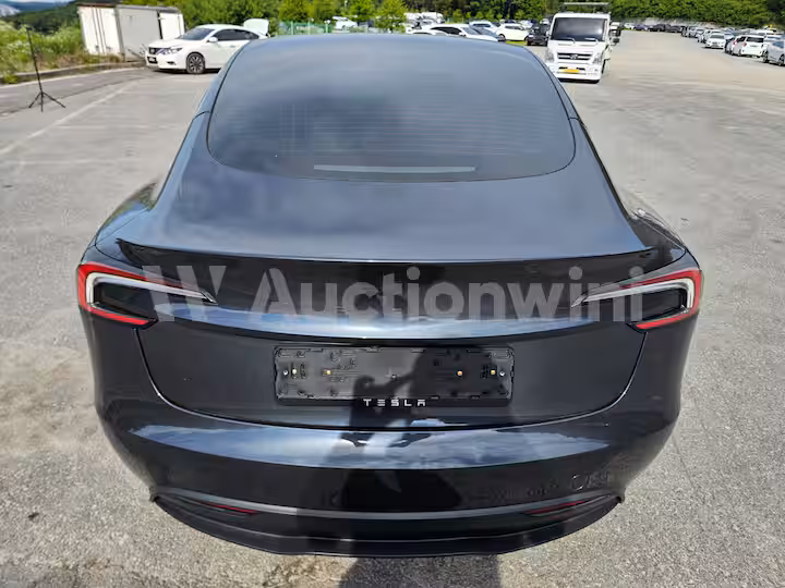 Tesla MODEL 3 2026 — 5