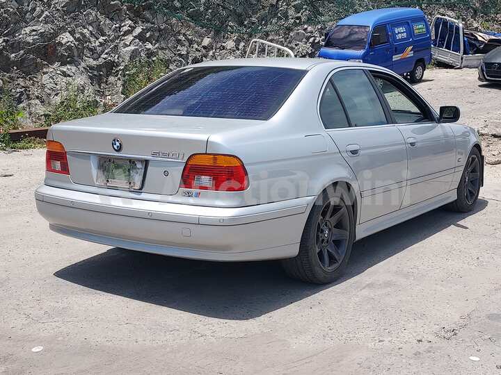 BMW 5 Series 2002 — 5