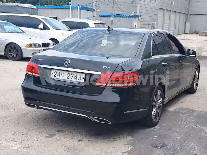 Mercedes Benz E Class 2015 — 5