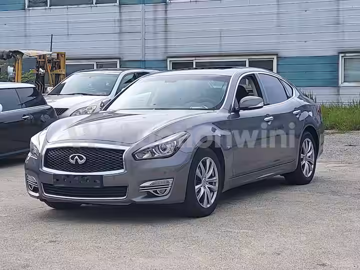 Infiniti Q70 2015 — 2