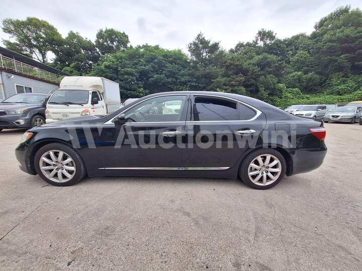 Lexus LS460L 2007 — 2