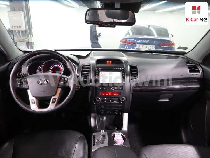 Kia Sorento R 2011 — 3