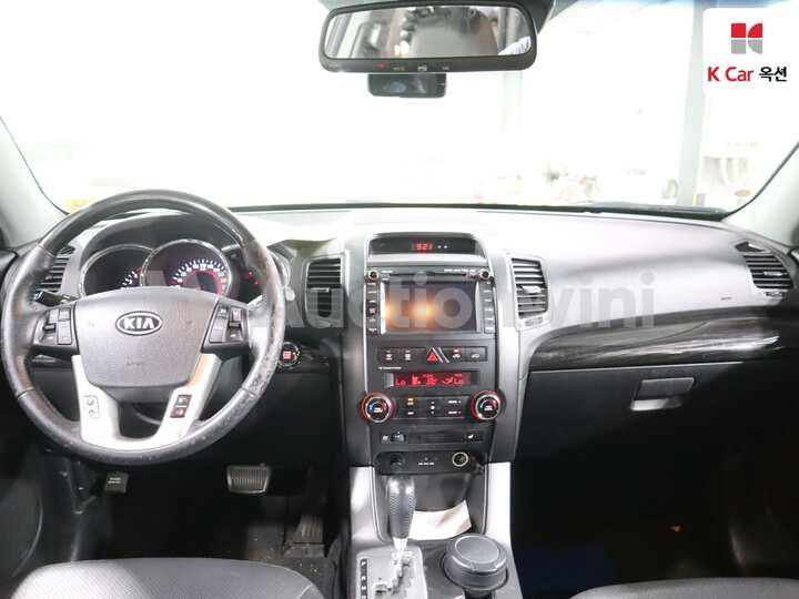 Kia Sorento R 2011 — 3