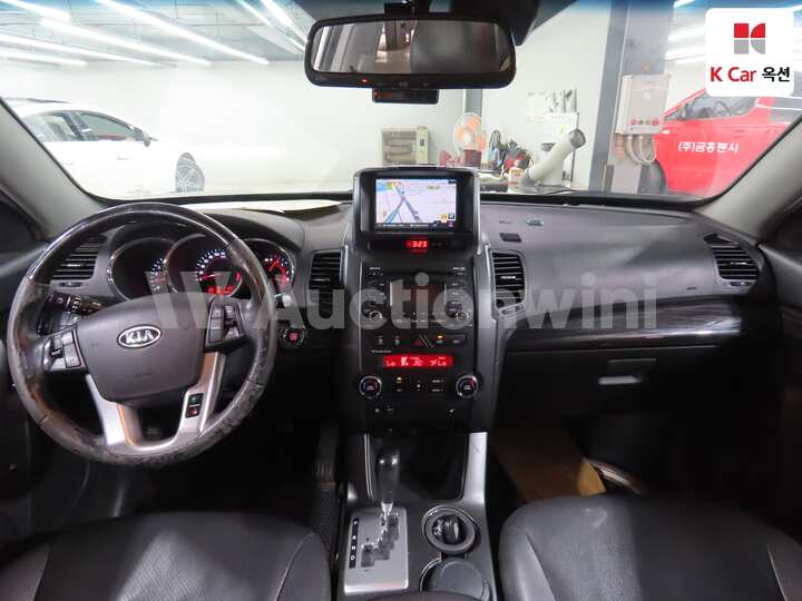 Kia Sorento R 2011 — 3