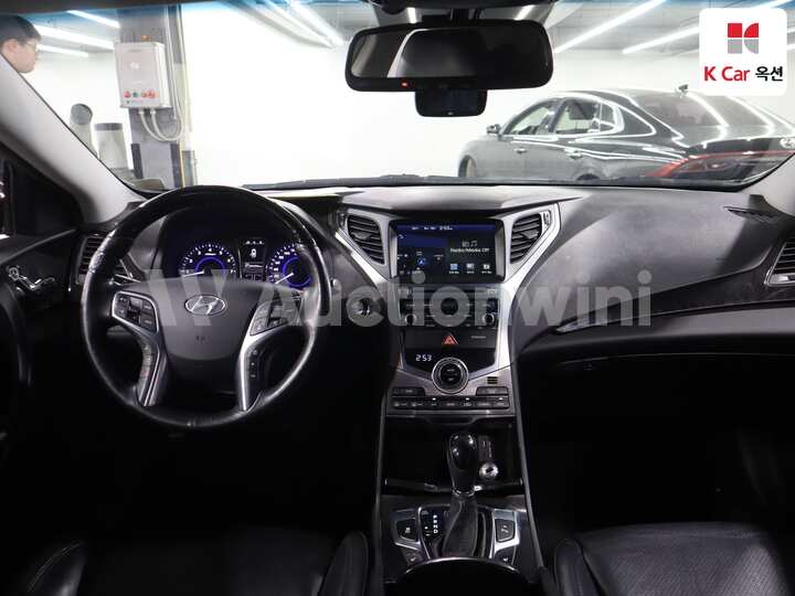 Hyundai Grandeur HG 2015 — 3