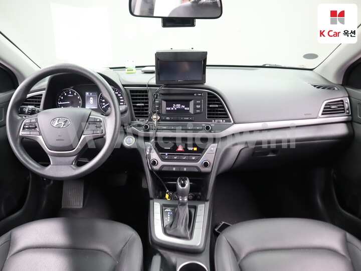 Hyundai Avante AD 2018 — 3
