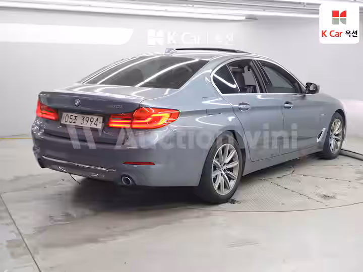 BMW 5 Series G30 2018 — 2