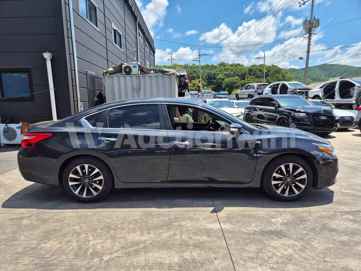Nissan Altima 2017 — 4