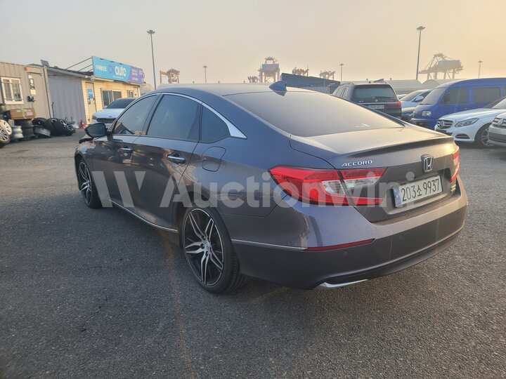 Honda Accord 10th Gen 2022 — 3