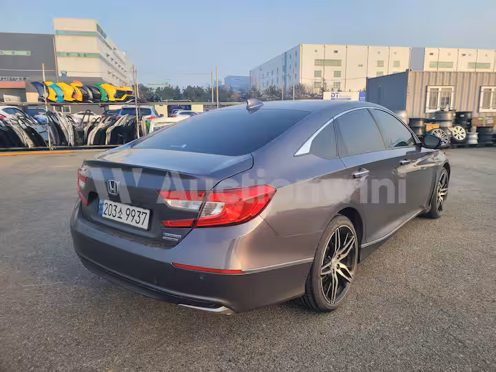 Honda Accord 10th Gen 2022 — 5
