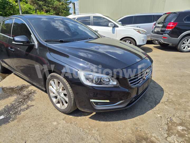 Volvo S60 2015 — 2