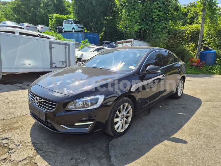 Volvo S60 2015 — 3