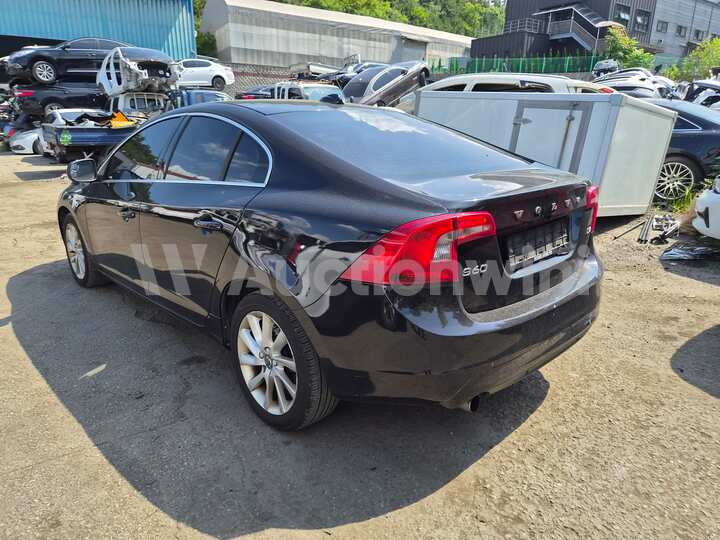 Volvo S60 2015 — 5