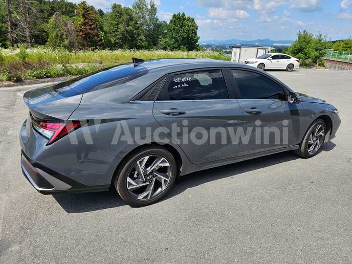 Hyundai Avante CN7 2026 — 4