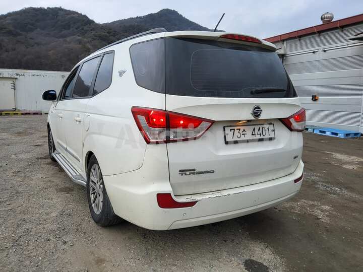 KGM (Ssangyong) Korando Turismo 2014 — 3